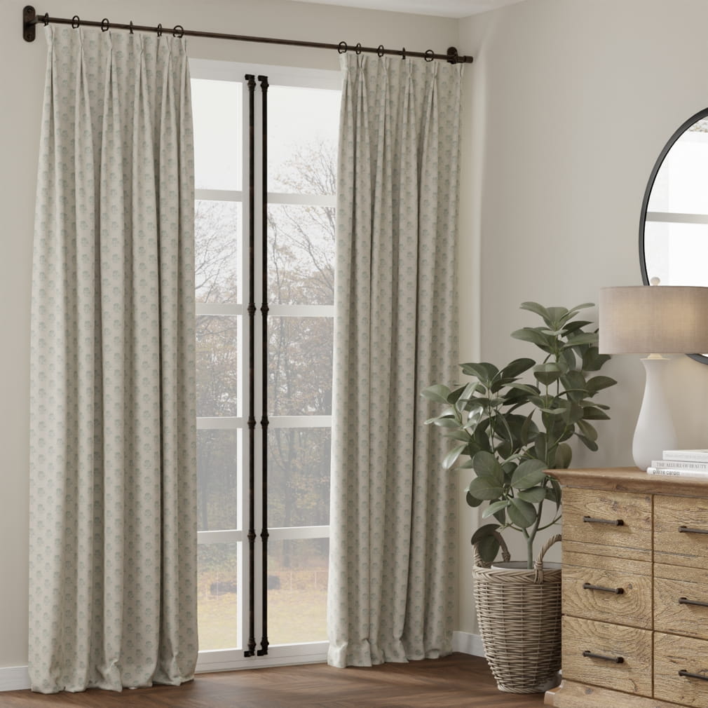 D4800 Posy Breeze Modern Cottage (Charlotte Fabrics)