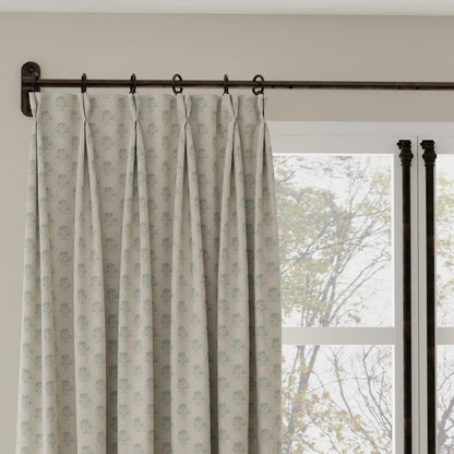 D4800 Posy Breeze Modern Cottage (Charlotte Fabrics)