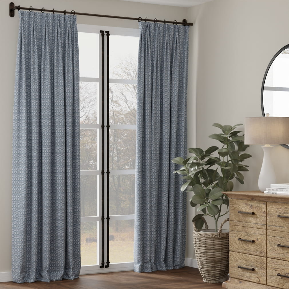 D4816 Ditsy Sky Modern Cottage (Charlotte Fabrics)