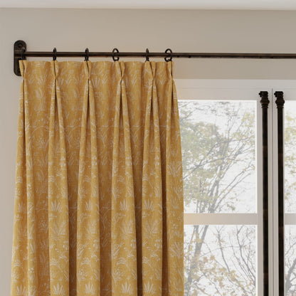 D4817 Briar Amber Modern Cottage (Charlotte Fabrics)